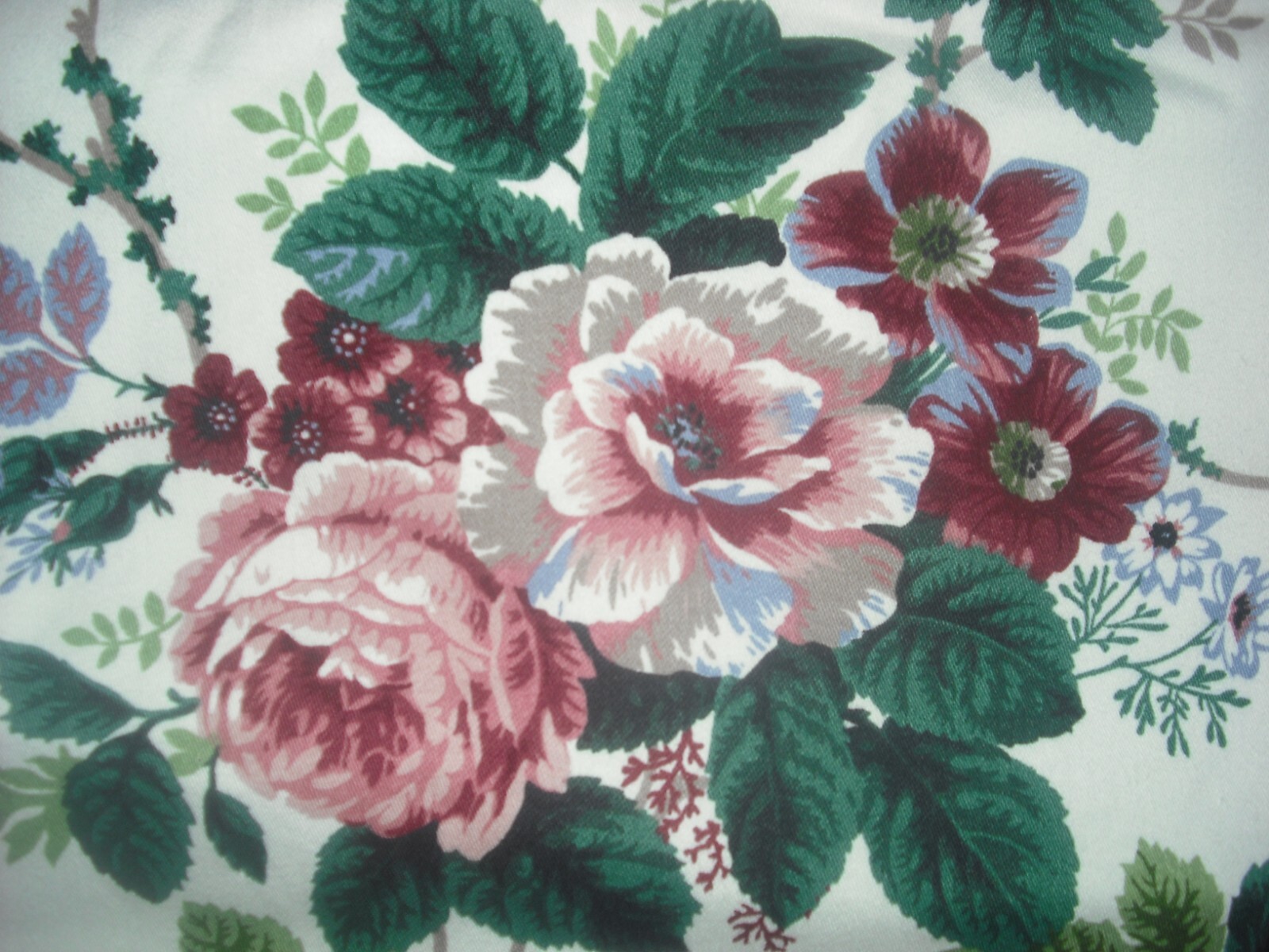 Waverly Pleasant Valley Floral Scalloped Valance Grapes Cabbage Roses 75”L USA