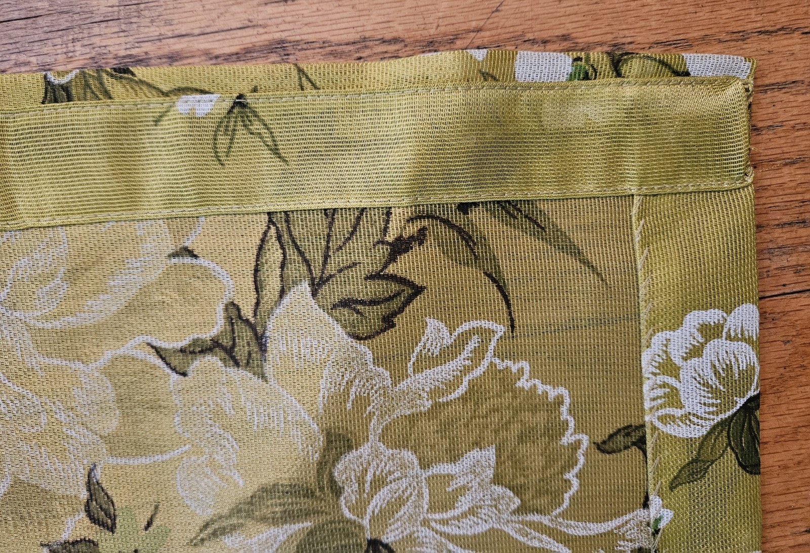 Vtg 70s Green Floral 11″x70″ Polyester? Sheer Rod Top Curtain Valance Panels (2)