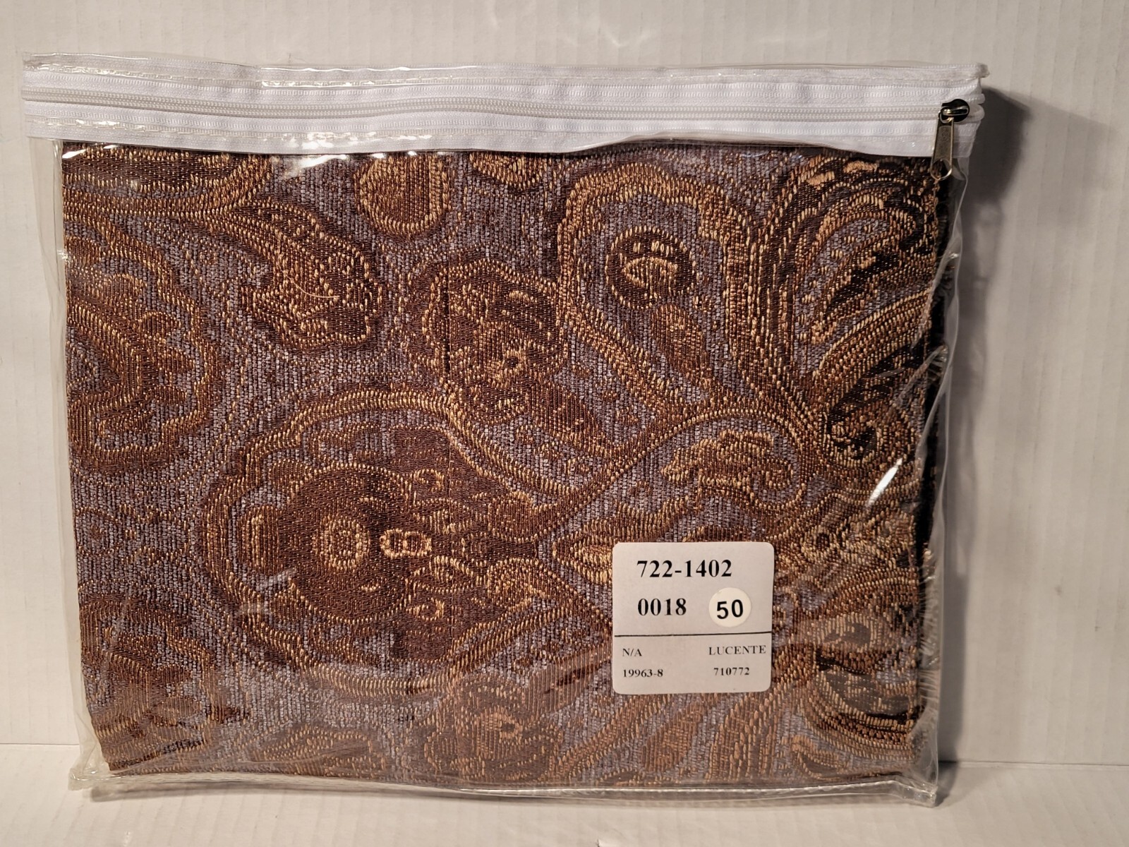 Chris Madden Lucente Valance 54″x 16″ Luxurious scalloped blue/choc brown