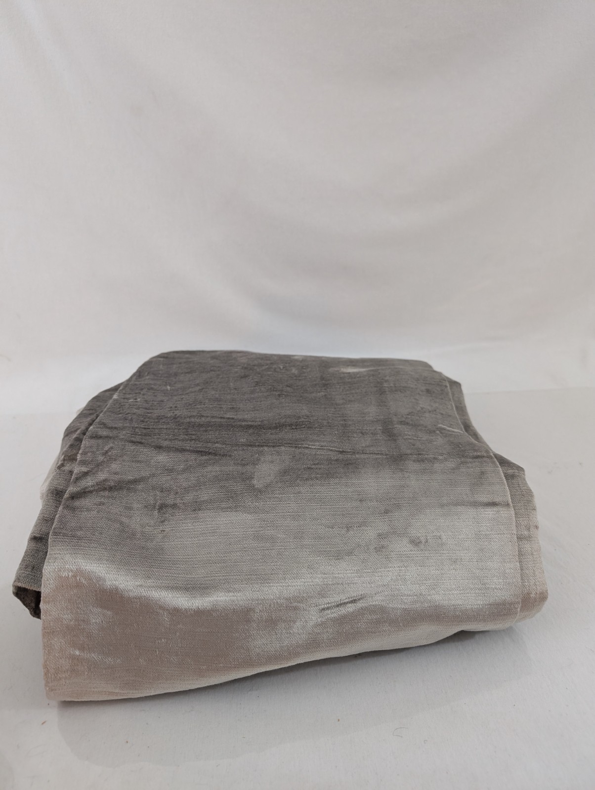 Quince Luster Velvet Curtain Panel Silver Lined Single Drape 48″ Open Box