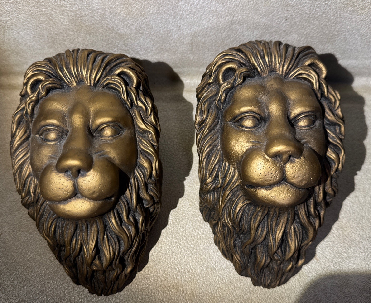 Pair Of Lion Head Curtain Rod Holders Resin Gold Toned Finish Home Decor. 7.5”H