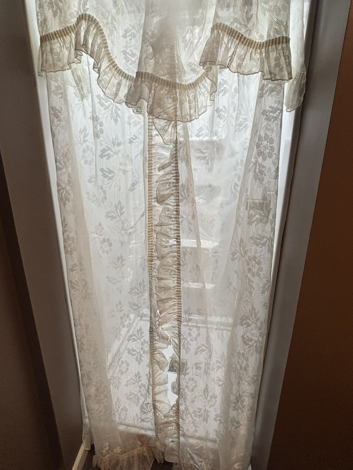 Vtg Ivory Floral Lace Curtain Ruffled Edges Attached Valance 58×84 Cottage Core