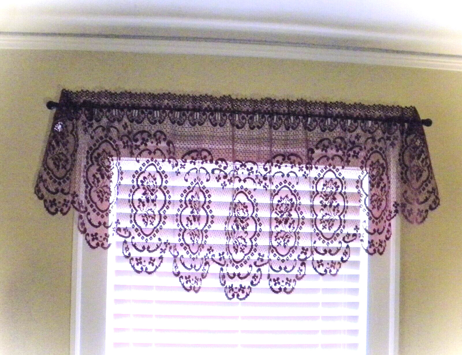Discontinued Heritage Lace Cameo Rose 60″ x 24″ Burgundy Festoon Window Valance