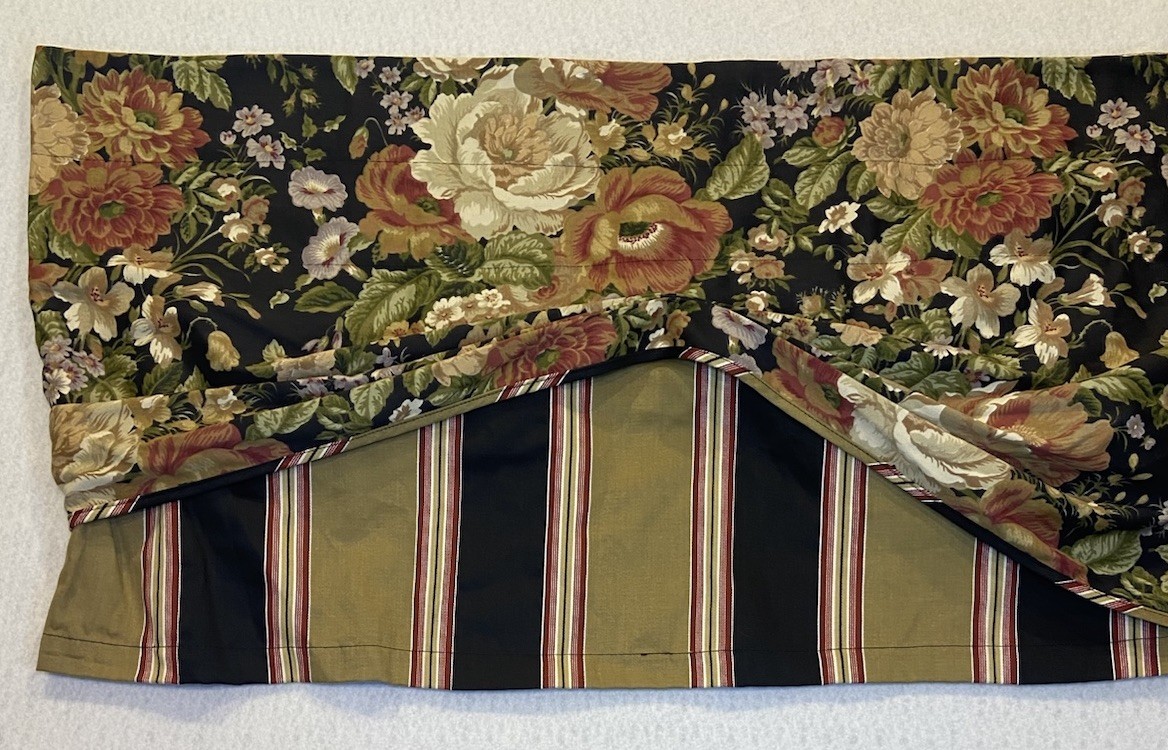 EUC Lot of 4 Waverly Valance Black Floral Stripe Traditional Elegant 74.5 x 16