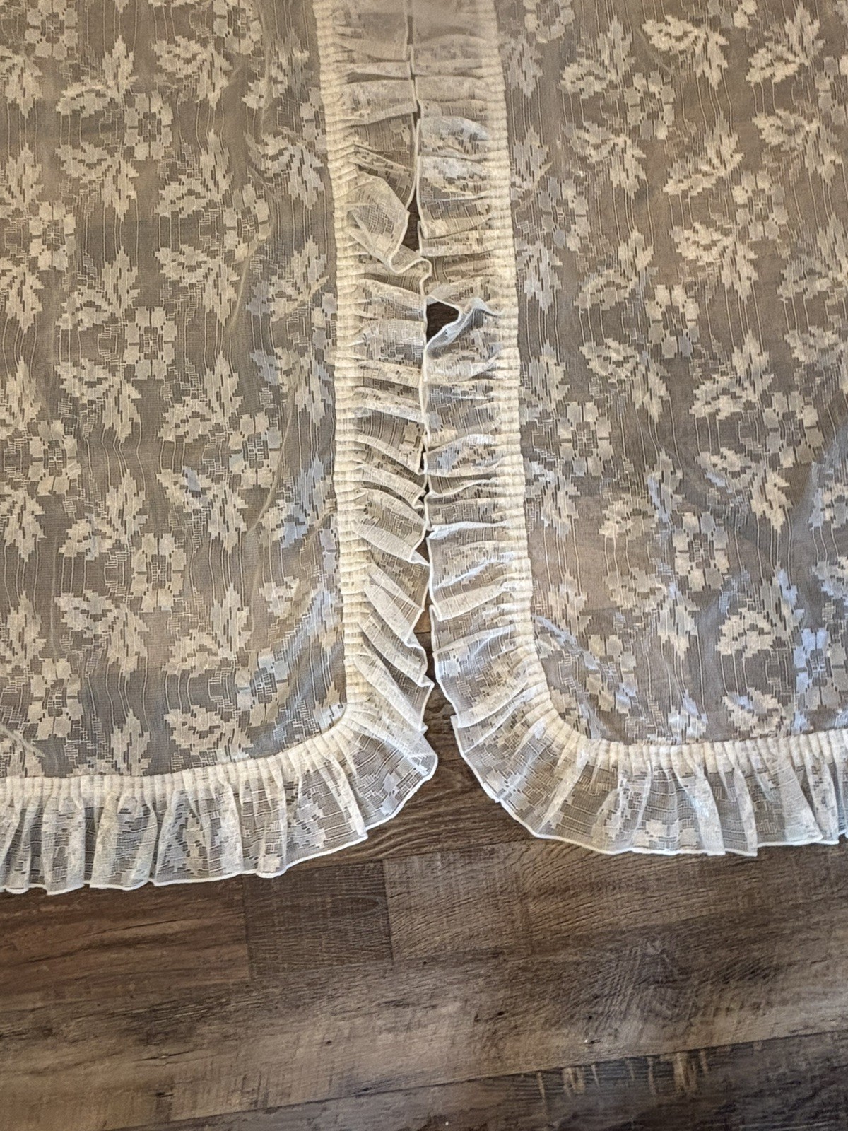 Vtg Ivory Floral Lace Curtain Ruffled Edges Attached Valance 58×84 Cottage Core