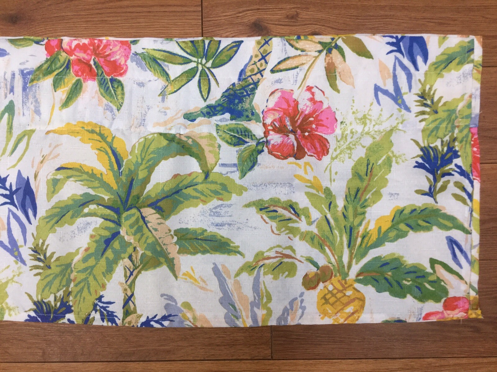 TROPICAL VALANCE WHITE PINK BLUE GREEN PINEAPPLE PALM HIBISCUS 73 X 15 BEAUTIFUL