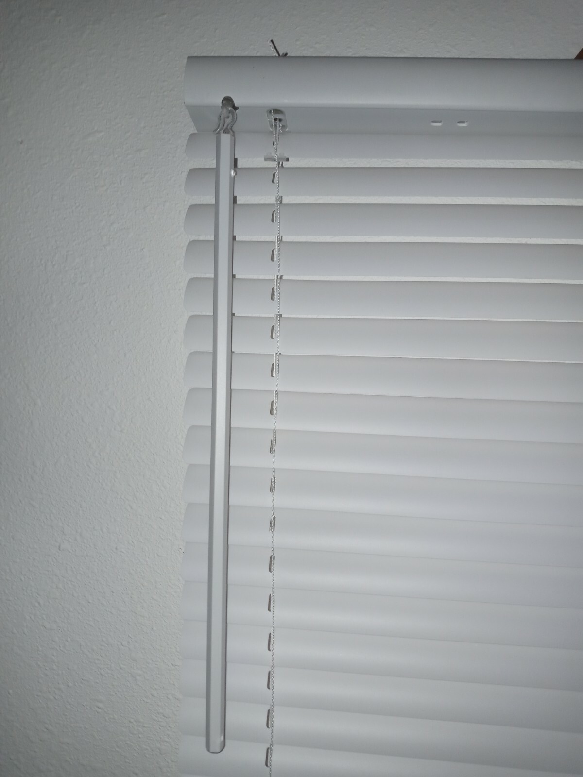 Champion 1 In. Aluminum 25 In. X 72 In. Room Darkening Mini Blind, 484919