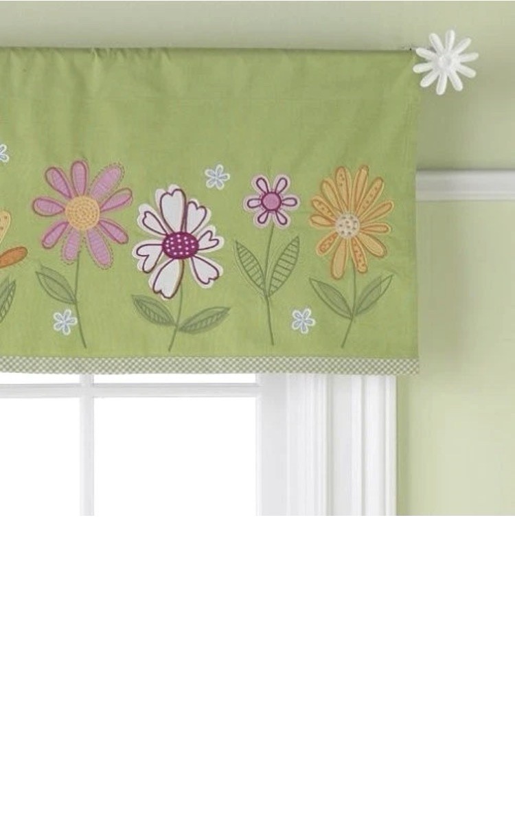 NEW Pottery Barn Kids Green Daisy Garden Pole Top Valance Flowers and Gingham