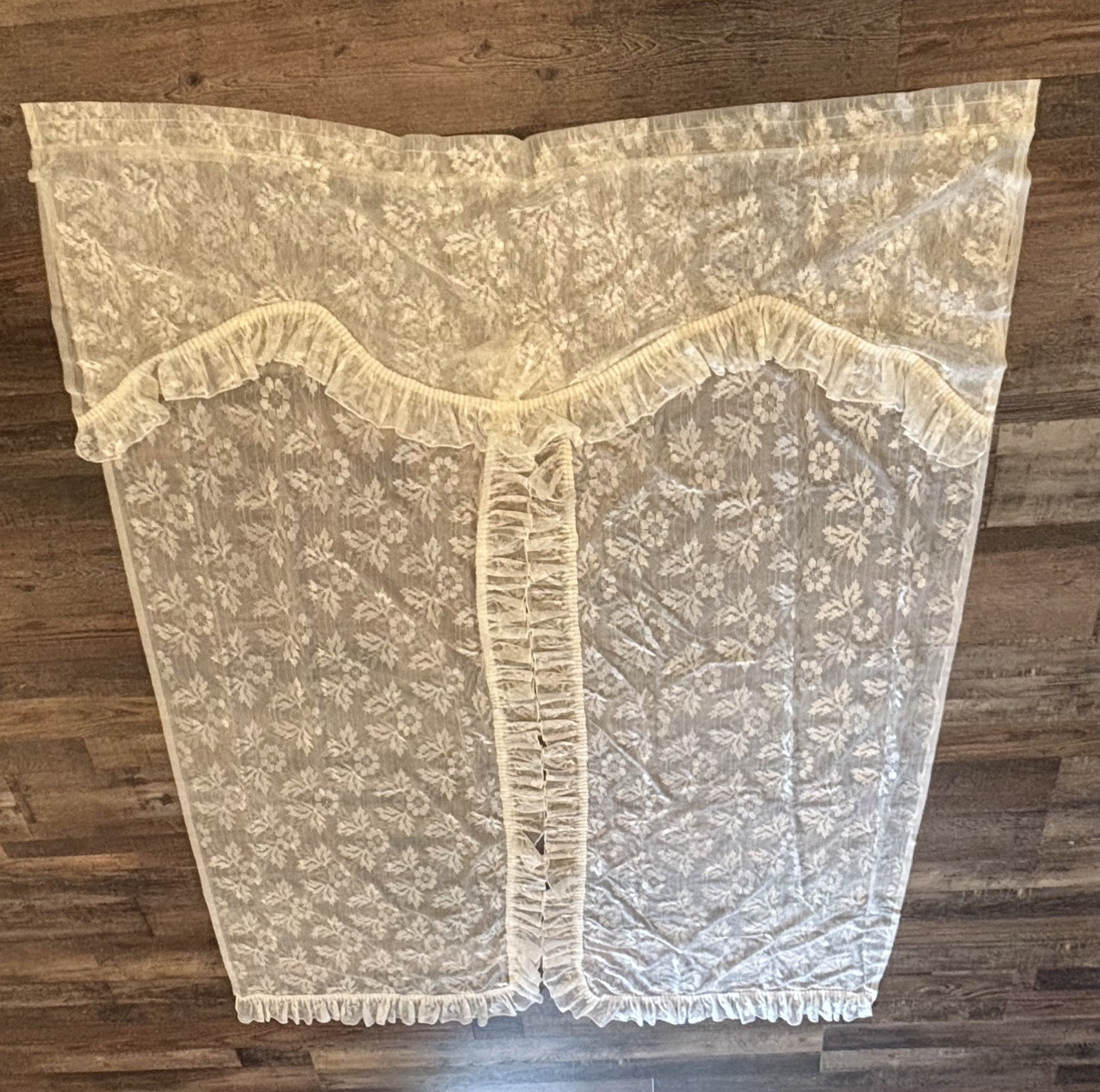 Vtg Ivory Floral Lace Curtain Ruffled Edges Attached Valance 58×84 Cottage Core