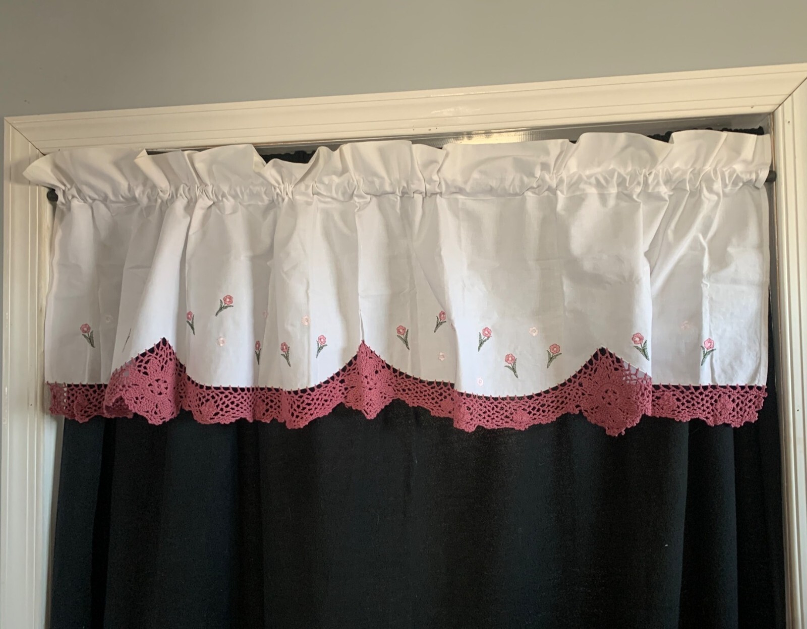 White Cotton Valance With Pink Crocheted Trim & Embroidered Flowers 60″W X 18″L
