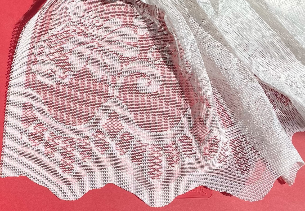 Daiso Japan 4-Pack Romantic Floral Lace Ascot Valance White 12 in. x 59 in