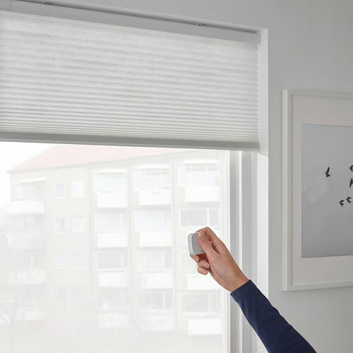 IKEA PRAKTLYSING Smart Cellular Blind 27×76¾» Wireless Battery White-NEW