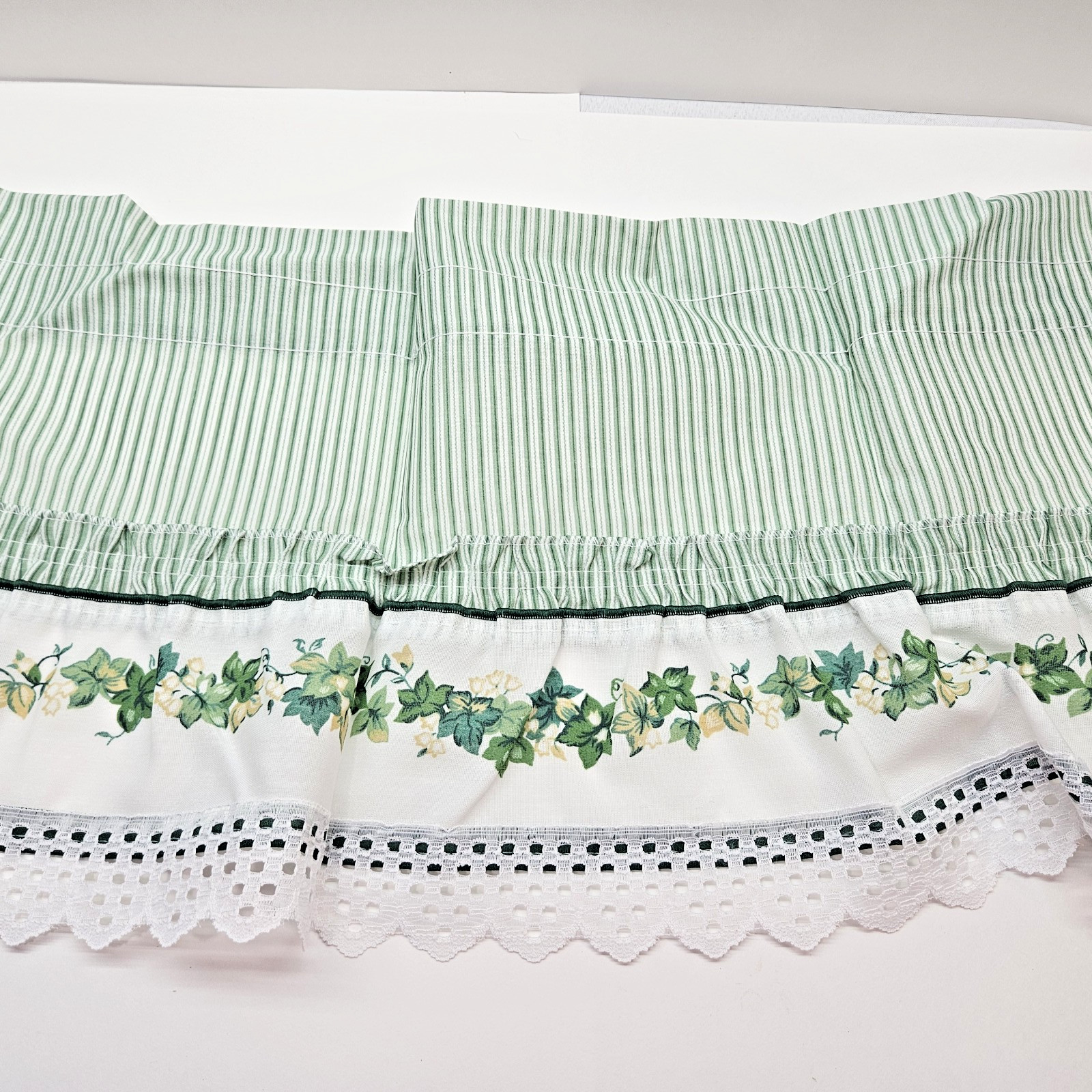 Vintage 5-Piece Curtains Green Ivy 2 Tiers 24″ L, 2 Tiers 36″ L, 1 Valance USA