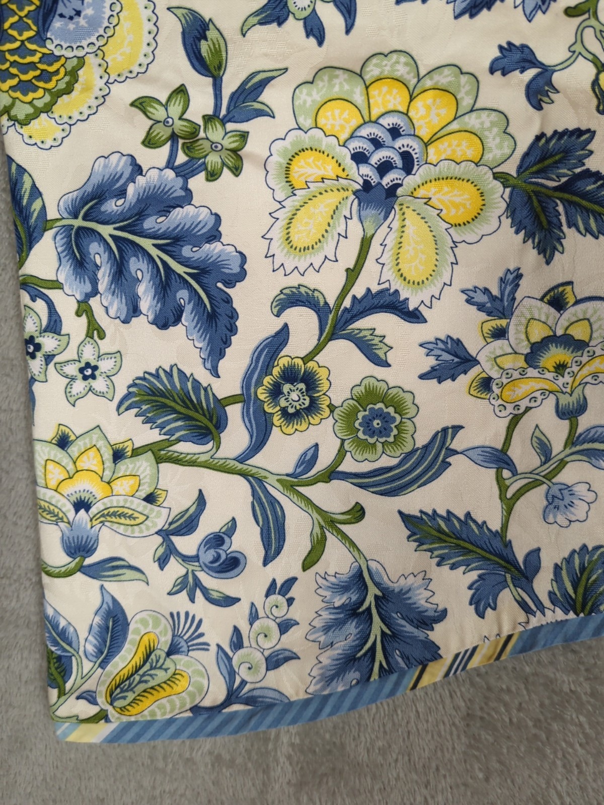 1 WAVERLY Imperial Dress Scalloped Valance 78W x 20L» Jacobean Blue Yellow EUC