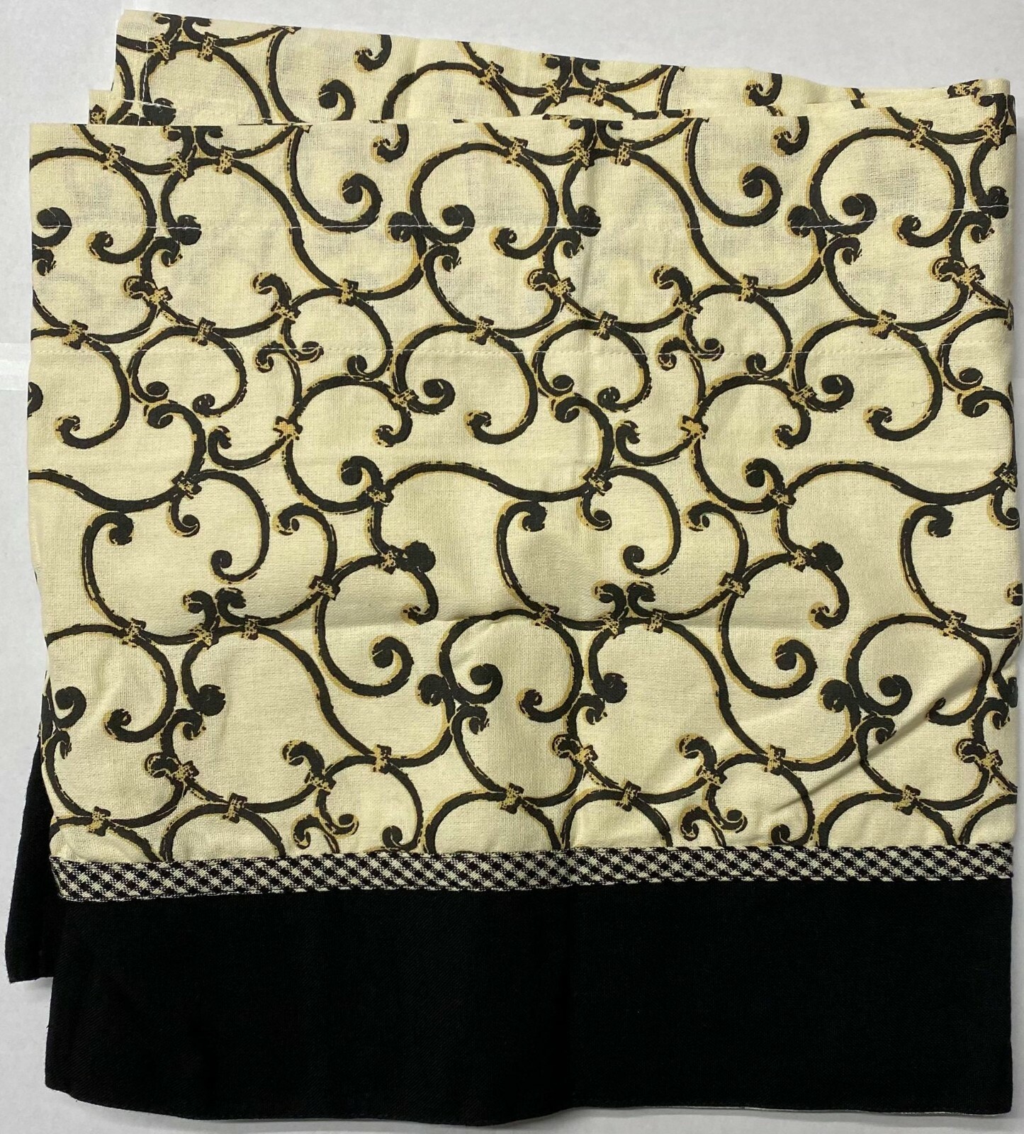 PD Sussex Lined Border Valance