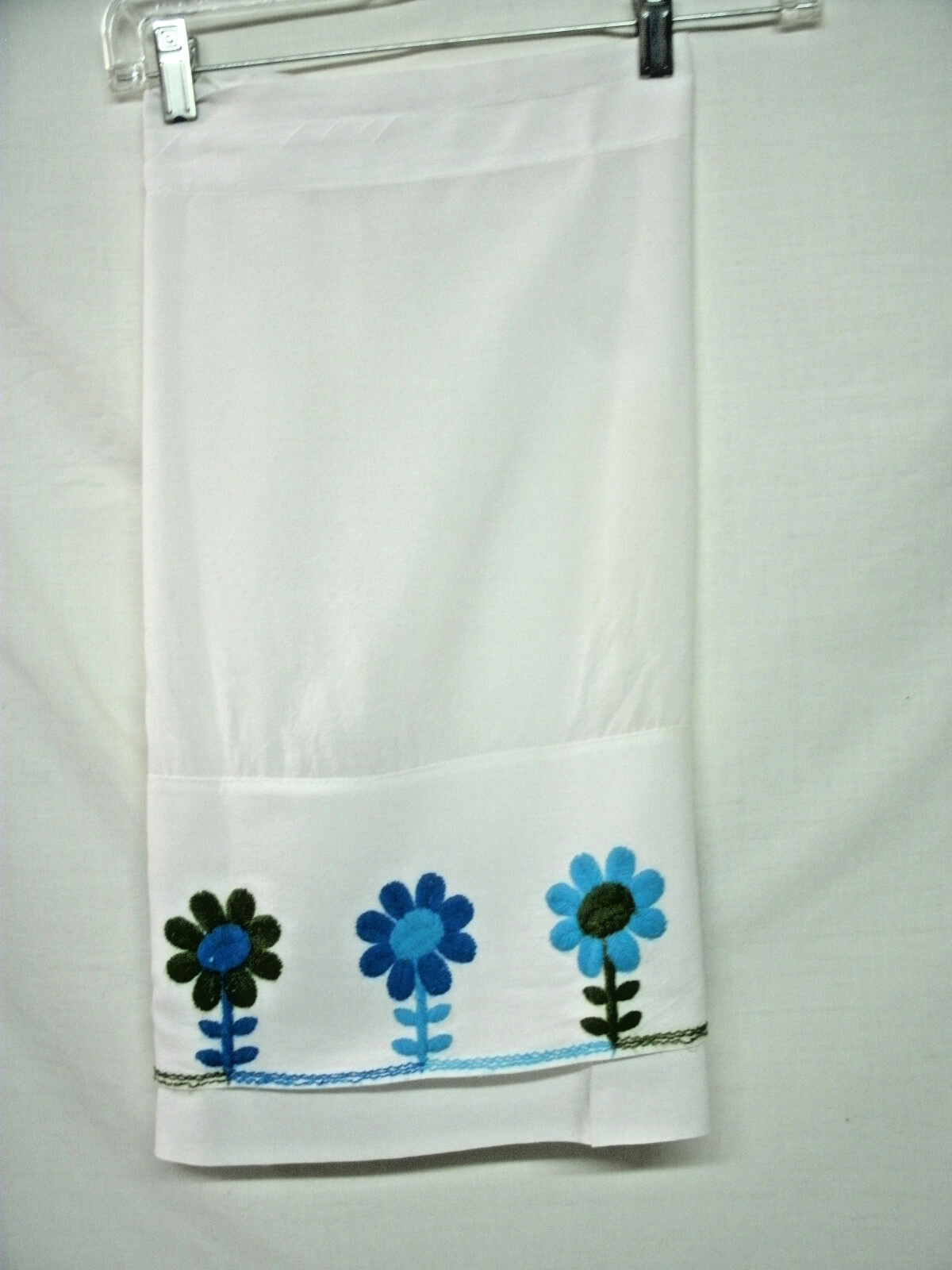 Retro White w Embroidered Blue Flowers– Cafe Curtain Set /Val /2 Panels