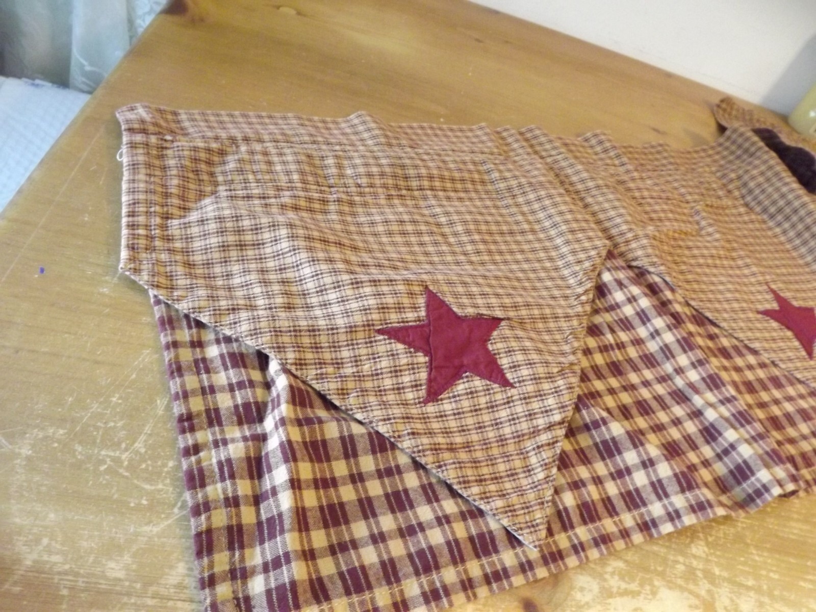 IHF 2 layer lined valance PLAID w/ COUNTRY STARS maroon & tan 56″W