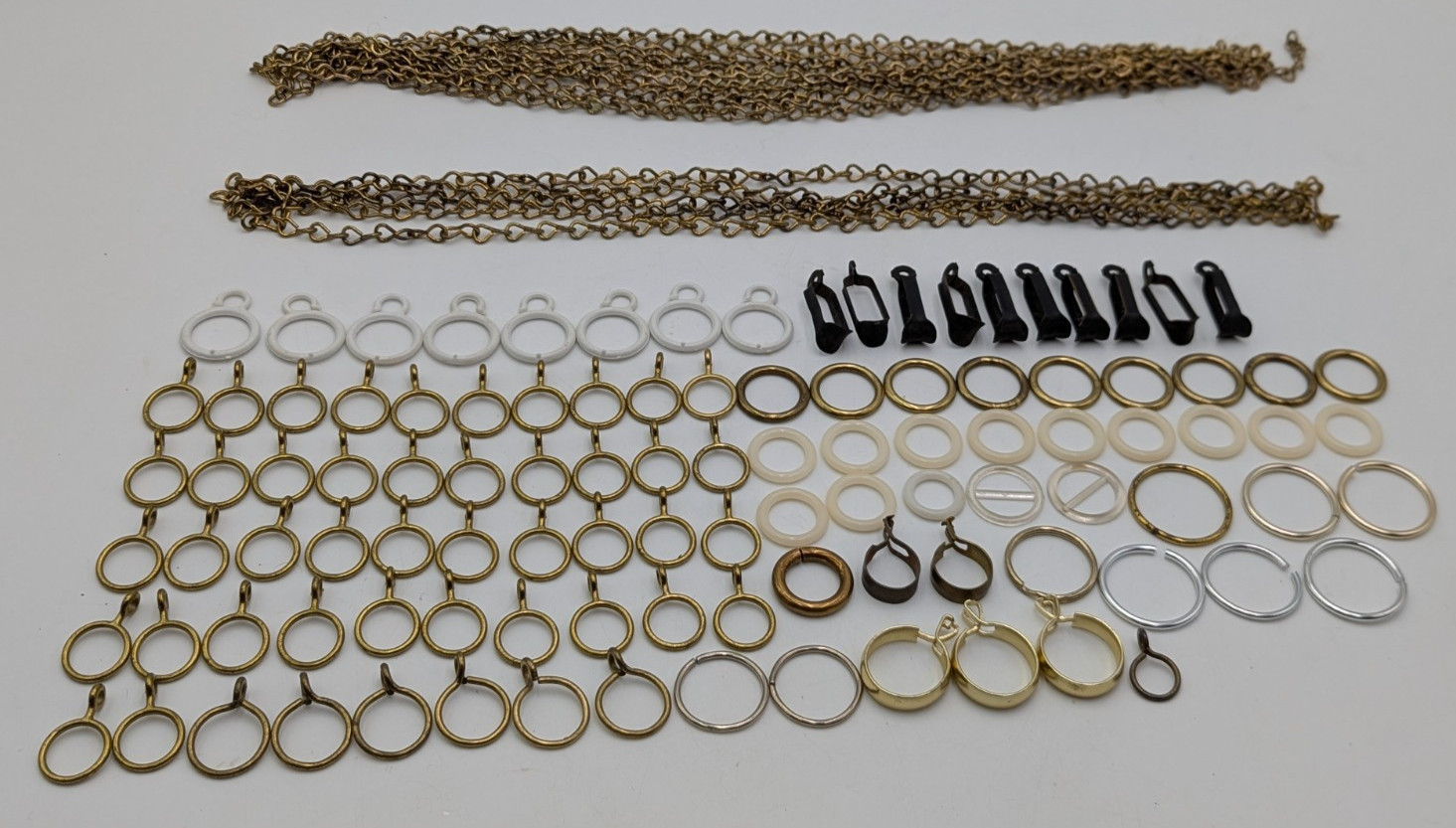 Lot of Plastic & Metal Curtain Rings Cafe Clips Various Sizes and Chains