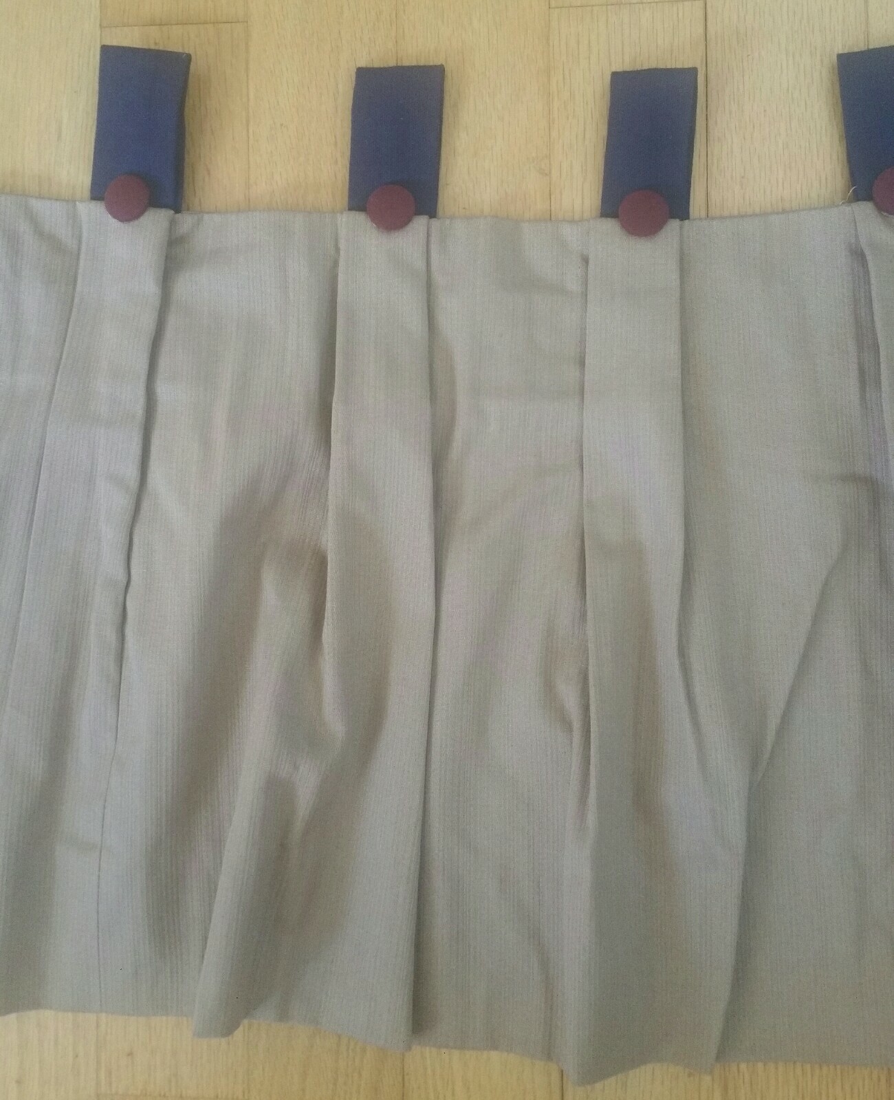CUSTOM MADE HANDMADE BEIGE VALANCE 80″ W 19″ L (1/2 AVAIL) BLUE TAB WINE BUTTON