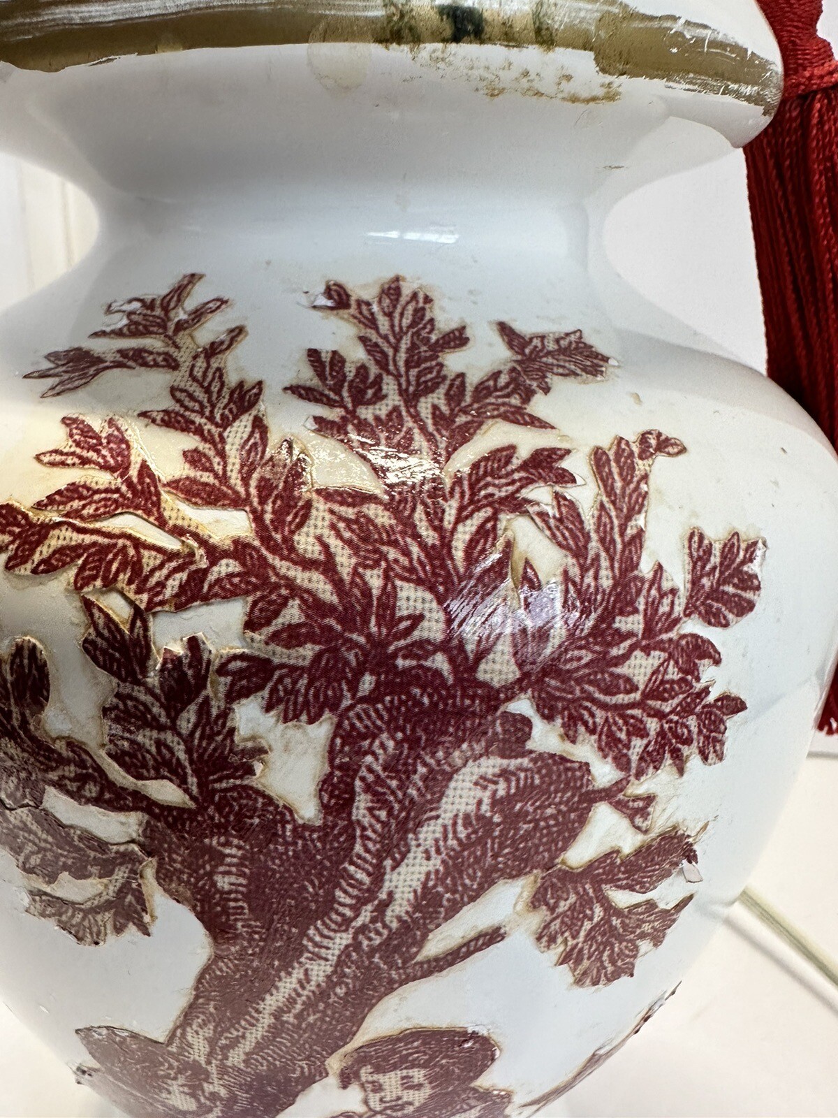 Waverly Ceramic “Country Life» Lamp Custom Design White And Red