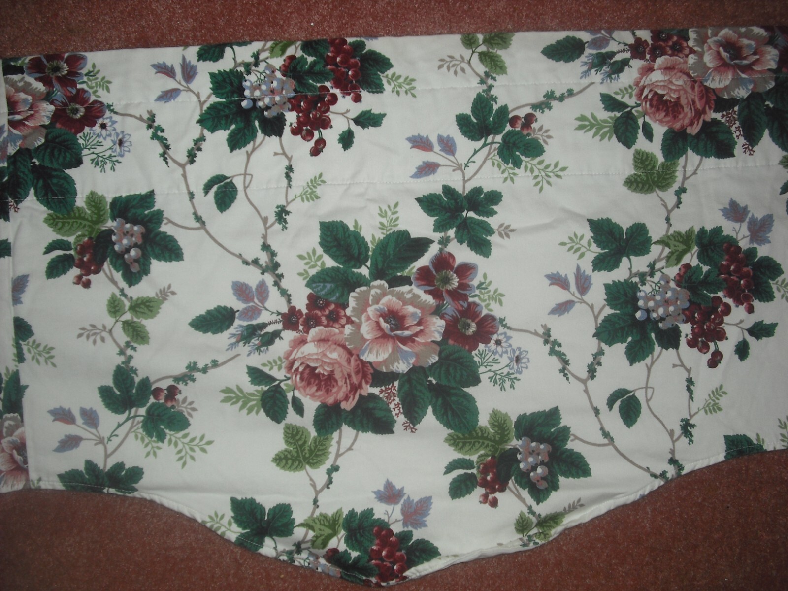 Waverly Pleasant Valley Floral Scalloped Valance Grapes Cabbage Roses 75”L USA