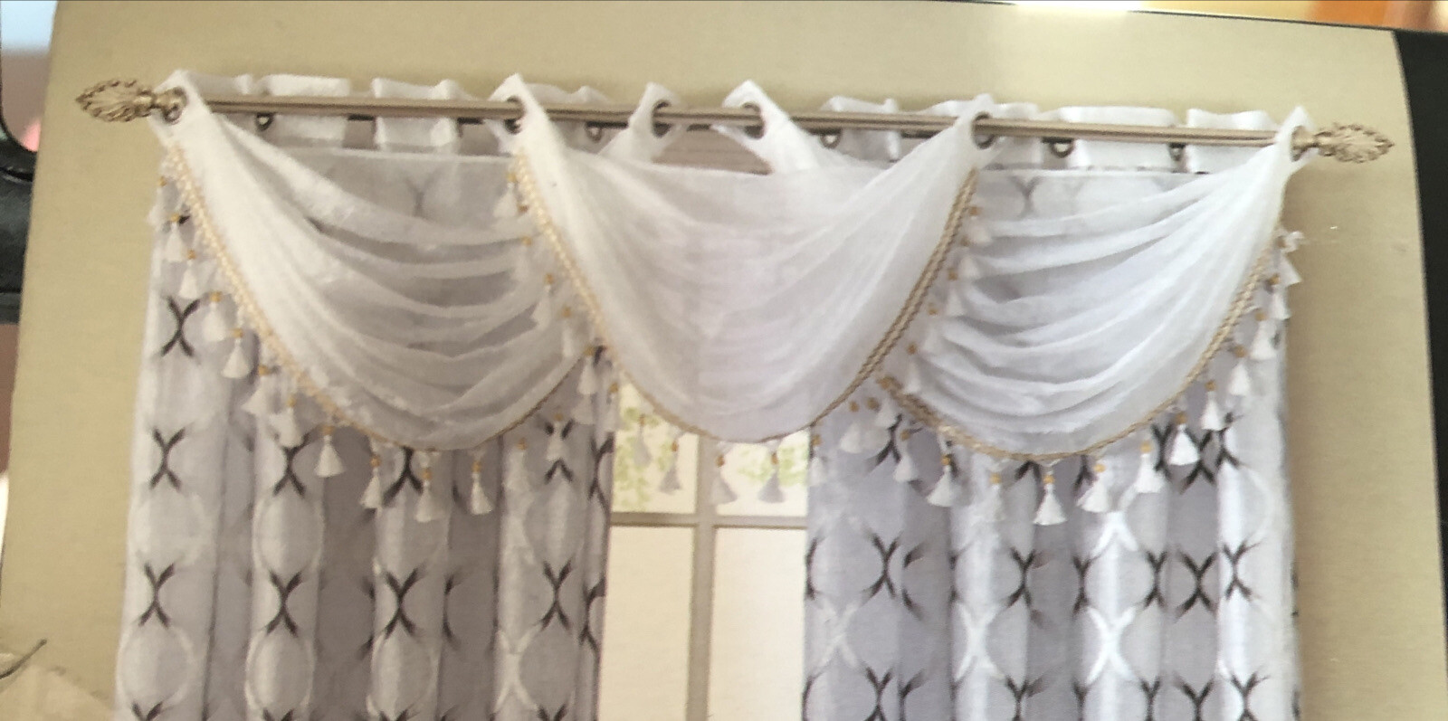 NEW Victoria Classics White Waterfall Taffeta Grommet Valance Fringed gold 36×37