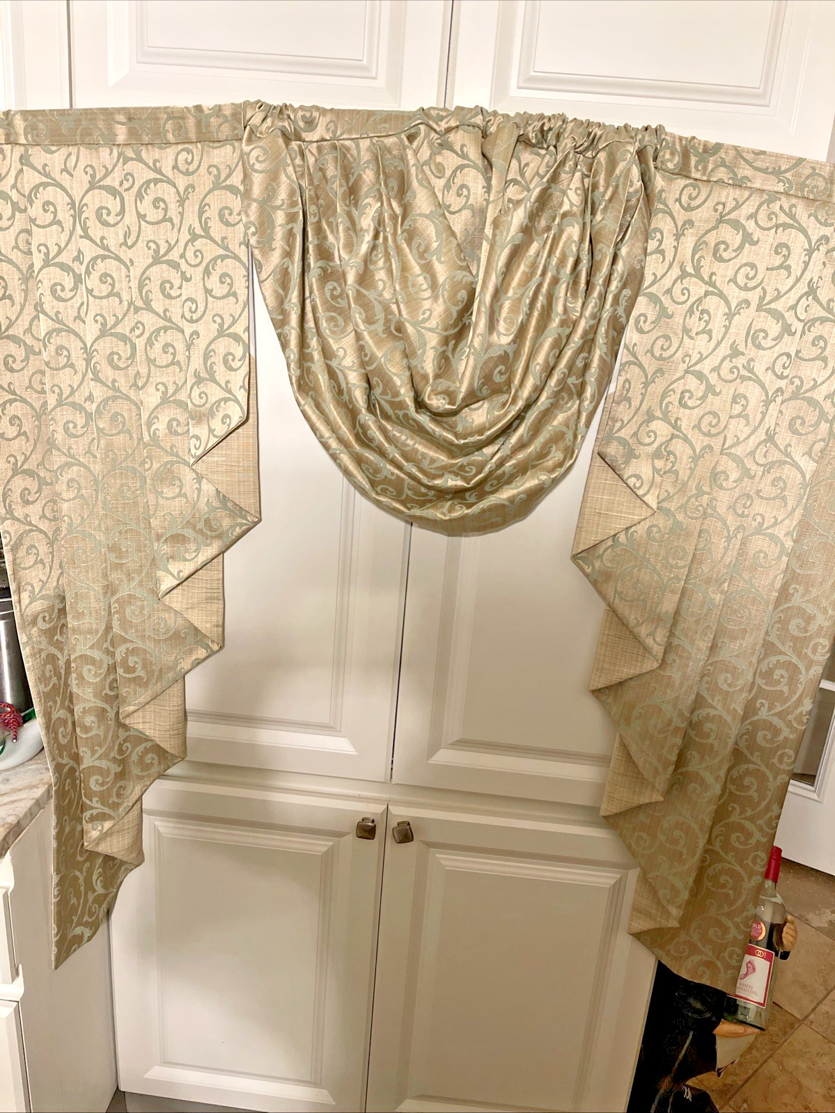 Custom Made Gold And Sage Jabot Curtain Swag Three Piece Set 65 X 47 Lined Mint