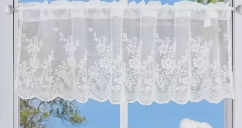 Daiso Japan 4-Pack Romantic Floral Lace Ascot Valance White 12 in. x 59 in