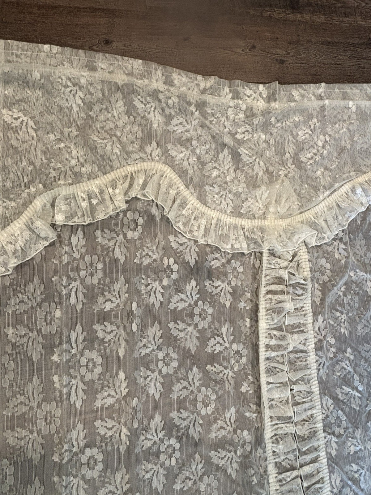 Vtg Ivory Floral Lace Curtain Ruffled Edges Attached Valance 58×84 Cottage Core