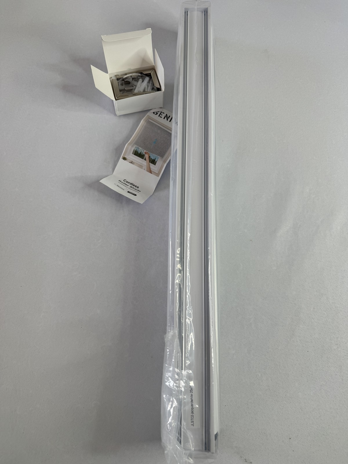 GENIMO Cordless Roller Shade Blind White Jacquard 25″ W x 72″ L Room Darkening