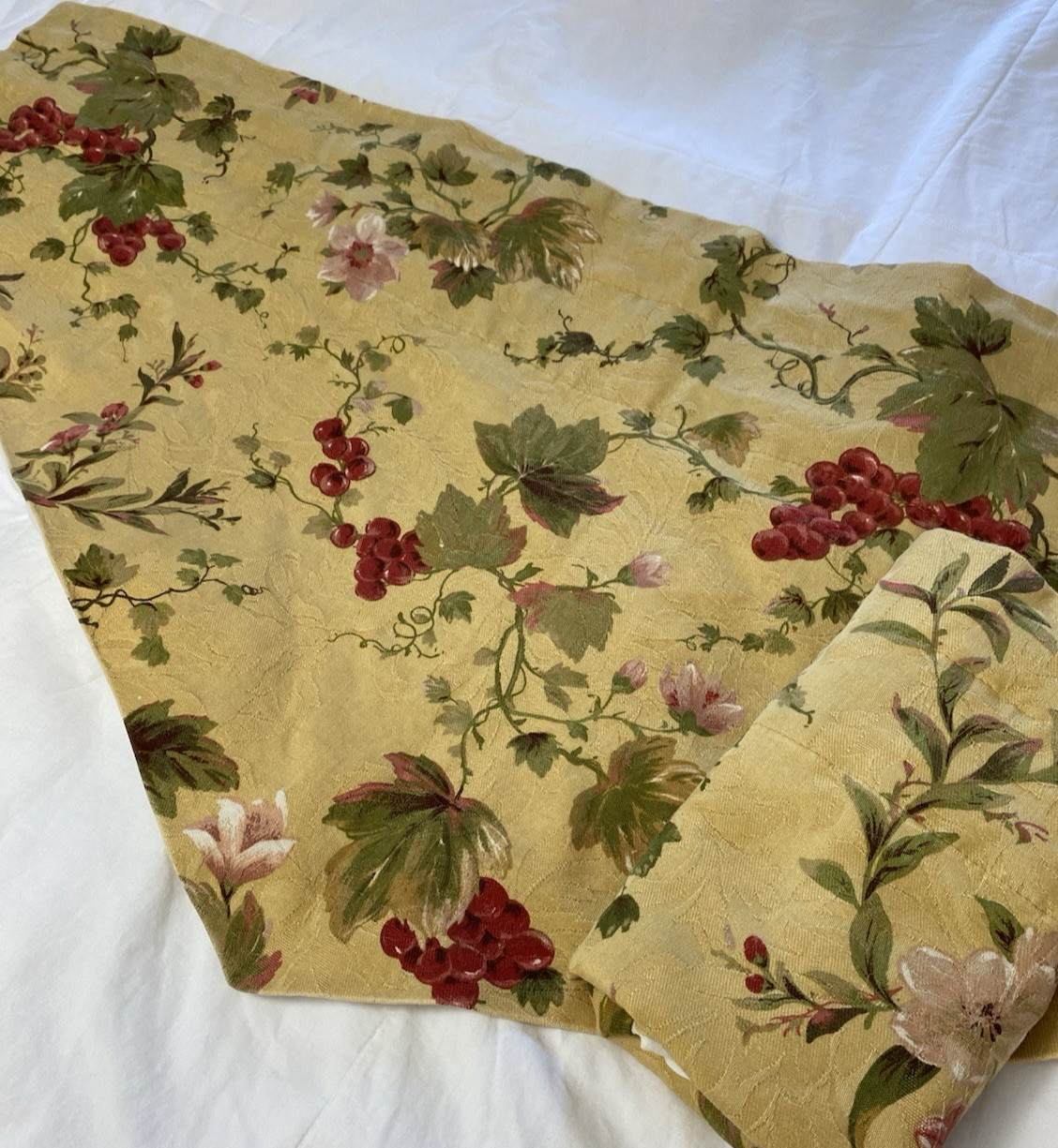 2 Waverly Chianti Gold Ascot Valance 1 Set 50×25 Grapes Fruit Jacquard Burgundy