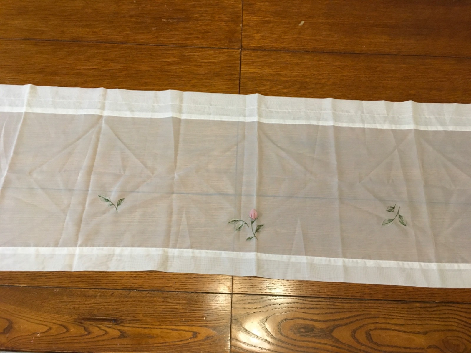 Mystique HomeTraditions 60×18 drop sheer with roses