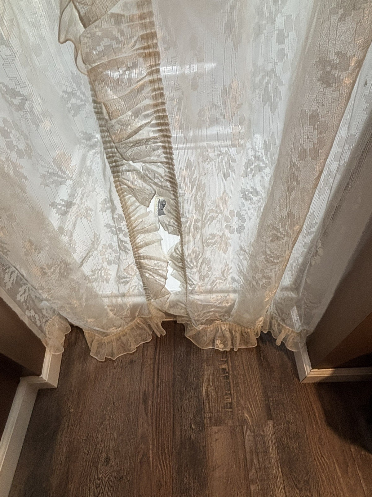 Vtg Ivory Floral Lace Curtain Ruffled Edges Attached Valance 58×84 Cottage Core