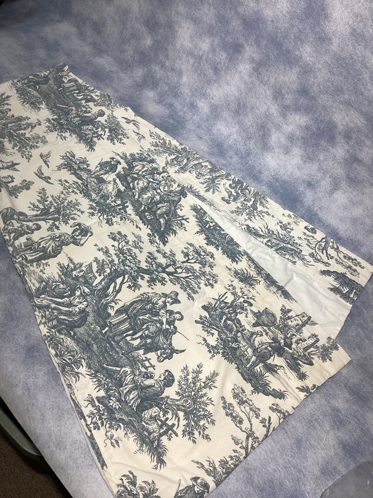 Waverly «Rustic Life» 78″ W x 19″ L Scalloped VALANCE Wedgewood Blue Lined