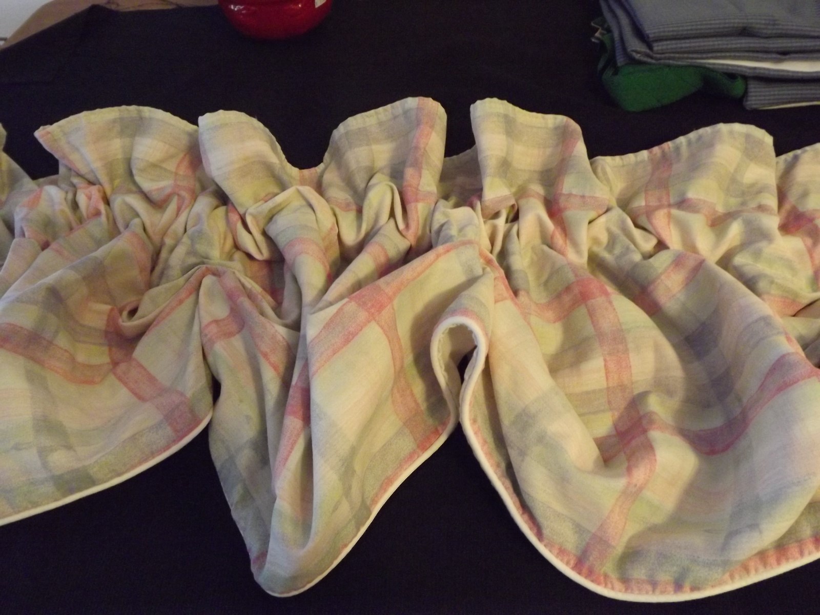 WINDOW VALANCE PINK BLUE GREEN PASTEL PLAID PLEATED CASCADES LINED 77X17