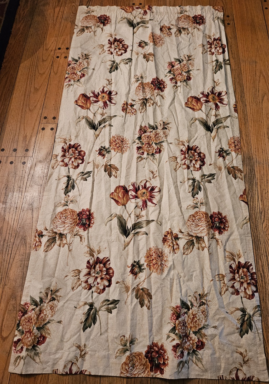 JC Penney Chris Madden Floral Pattern Pair of Rod Top Curtain Panels 41″x86″
