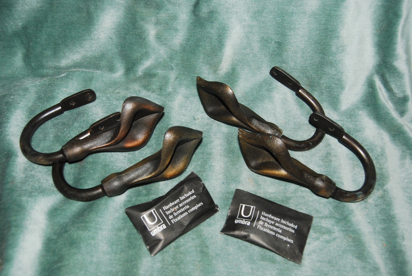 2 Pairs Umbra Calla Lilly Bronze Drapery Scarf Holder / Holdback Set – NEW